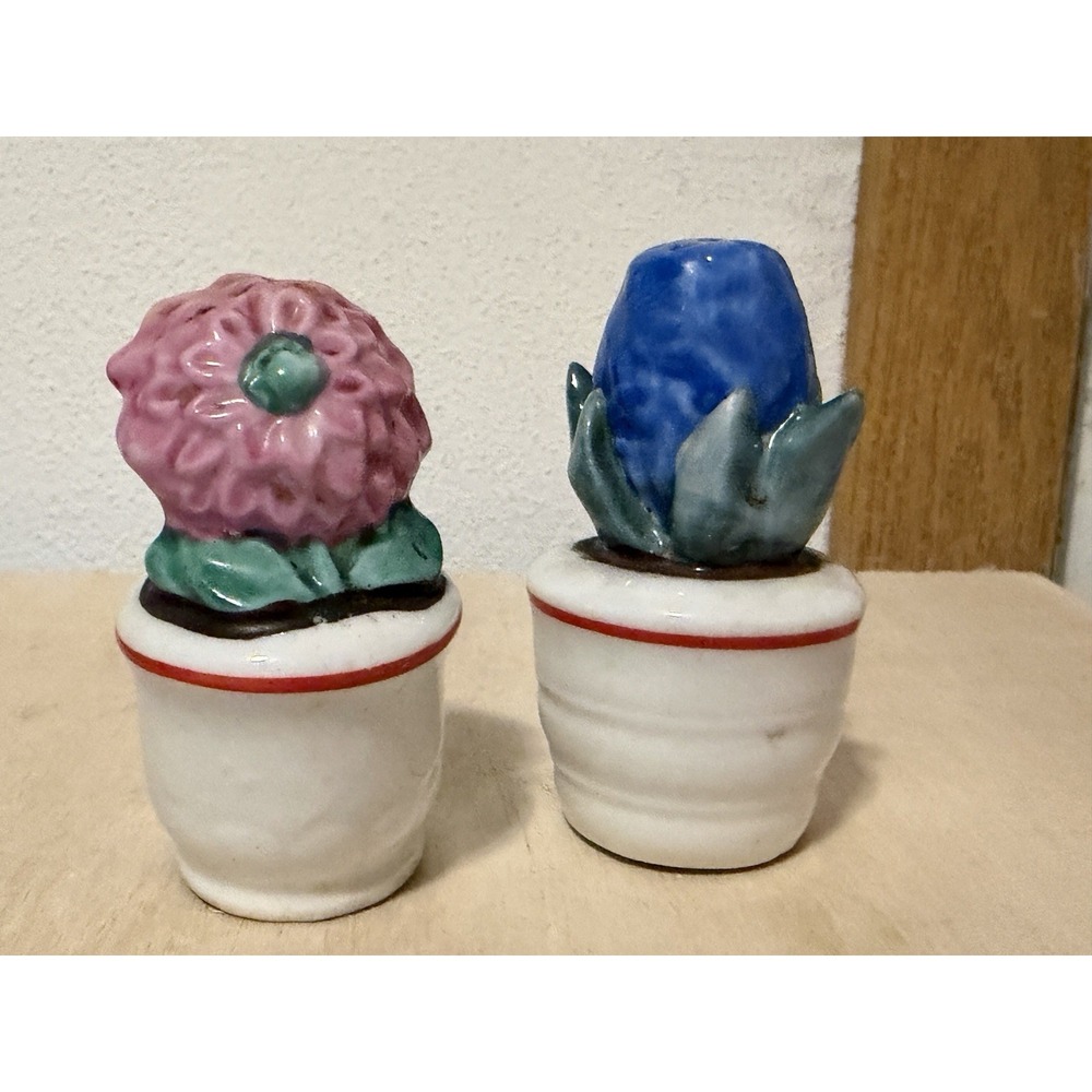 Blue pink Flowers in Pot Vintage Salt and Pepper Shakers Czechoslovakia 1950-60s